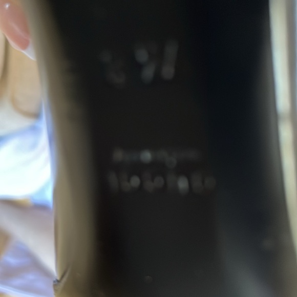 Beautiful woman’s Gucci black high heels - Picture 5 of 7